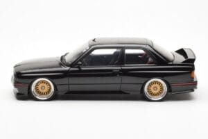 BMW M3 E30 Sport Evolution Must Custom Wheels AUTOart 1:18 70562 Metall - pilt 4/8