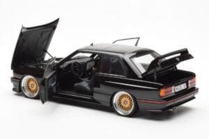 BMW M3 E30 Sport Evolution Must Custom Wheels AUTOart 1:18 70562 Metall - pilt 5/8