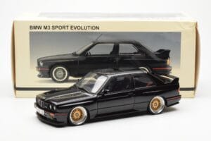 BMW M3 E30 Sport Evolution Must Custom Wheels AUTOart 1:18 70562 Metall - pilt 8/8