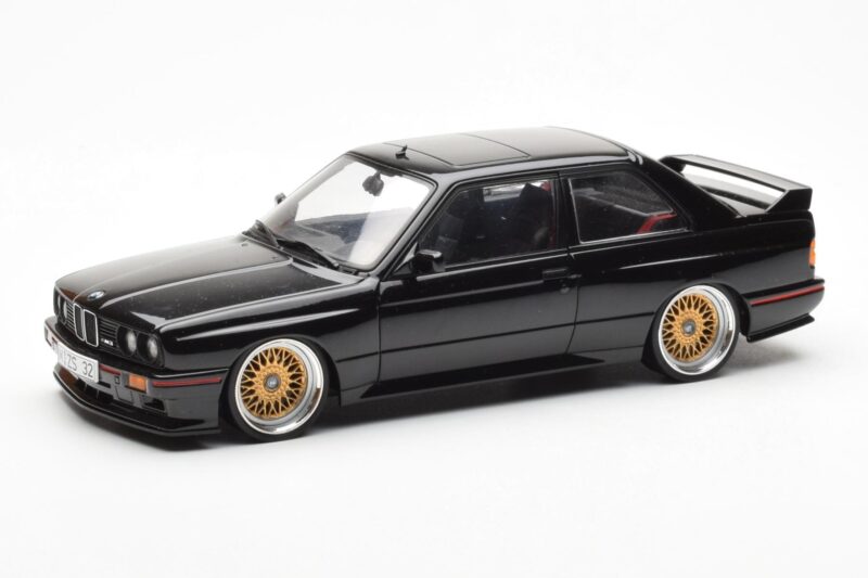 BMW M3 E30 Sport Evolution Must Custom Wheels AUTOart 1:18