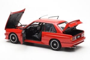 BMW M3 E30 Sport Evolution Cecotto Edition Punane AUTOart 1:18 70566 Metall - pilt 5/8
