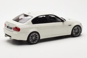 BMW M3 E90 Sedaan Valge GT Spirit 1:18 GT053 Vaik - pilt 2/6