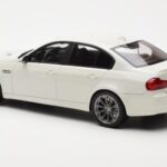 BMW M3 E90 Sedaan Valge GT Spirit 1:18 - image 5 of 6