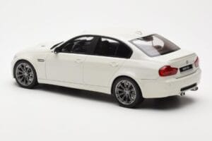 BMW M3 E90 Sedaan Valge GT Spirit 1:18 GT053 Vaik - pilt 5/6