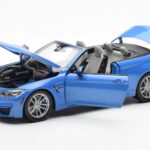 BMW M4 F83 Kabriolett Yas Marina Sinine Paragon 1:18 - image 2 of 8