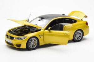 BMW M4 F82 Austin Kollane Metallic Paragon 1:18 80432339606 Metall - pilt 2/8