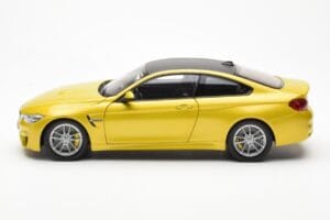 BMW M4 F82 Austin Kollane Metallic Paragon 1:18 80432339606 Metall - pilt 4/8
