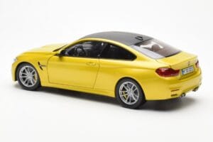 BMW M4 F82 Austin Kollane Metallic Paragon 1:18 80432339606 Metall - pilt 7/8