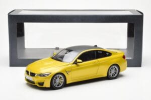 BMW M4 F82 Austin Kollane Metallic Paragon 1:18 80432339606 Metall - pilt 8/8