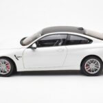 BMW M4 F82 Frozen Brilliant Valge Paragon 1:18 - image 4 of 8
