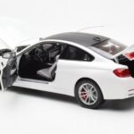 BMW M4 F82 Frozen Brilliant Valge Paragon 1:18 - image 5 of 8