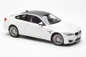 BMW M4 F82 Frozen Brilliant Valge Paragon 1:18 PA-97101 Metall - pilt 6/8
