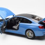 BMW M4 F82 Yas Marina Sinine Paragon 1:18 - image 5 of 8