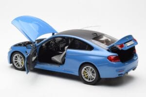BMW M4 F82 Yas Marina Sinine Paragon 1:18 PA-97102 Metall - pilt 5/8