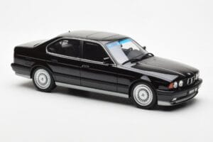BMW M5 E34 Must Otto 1:18 OT690 Vaik - pilt 4/6