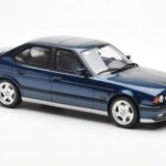 BMW M5 E34 Sinine Metallic Otto 1:18 - image 4 of 6