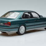 BMW M5 E34 Cecotto Edition Roheline Otto 1:18 - image 2 of 6