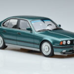 BMW M5 E34 Cecotto Edition Roheline Otto 1:18 - image 4 of 6