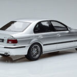 BMW M5 E39 Hõbe Otto 1:18 - image 2 of 7