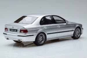 BMW M5 E39 Hõbe Otto 1:18 OT747B Vaik - pilt 2/7