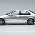 BMW M5 E39 Hõbe Otto 1:18 - image 3 of 7