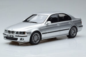 BMW M5 E39 Hõbe Otto 1:18