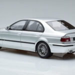 BMW M5 E39 Hõbe Otto 1:18 - image 5 of 7