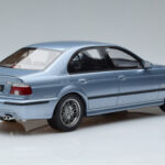 BMW M5 E39 Silverwater Sinine Otto 1:18 - image 2 of 6