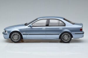 BMW M5 E39 Silverwater Sinine Otto 1:18 OT554 Vaik - pilt 3/6