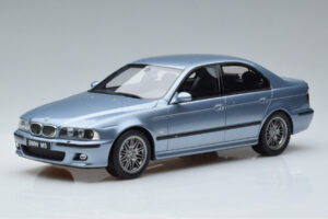 BMW M5 E39 Silverwater Sinine Otto 1:18