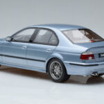 BMW M5 E39 Silverwater Sinine Otto 1:18 - image 5 of 6