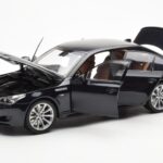 BMW M5 E60 Carbon Must Kyosho 1:18 - image 2 of 8