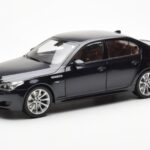 BMW M5 E60 Carbon Must Kyosho 1:18