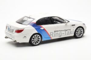 BMW M5 E60 Ring Taxi Nurburgring Kyosho 1:18 08593RT Metall - pilt 3/8