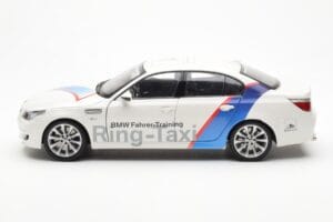 BMW M5 E60 Ring Taxi Nurburgring Kyosho 1:18 08593RT Metall - pilt 4/8