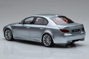 BMW M5 E60 Hõbedane Otto 1:18 OT426 Vaik - pilt 5/6