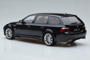 BMW M5 E61 Touring Must Otto 1:18 OT1020 Vaik - pilt 5/6