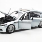 BMW M5 F10 Silverstone Hõbedane Paragon 1:18 - image 2 of 8