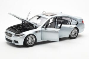 BMW M5 F10 Silverstone Hõbedane Paragon 1:18 80432186353 Metall - pilt 2/8