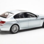 BMW M5 F10 Silverstone Hõbedane Paragon 1:18 - image 3 of 8
