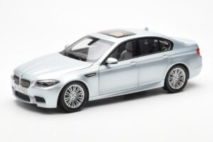 BMW M5 F10 Silverstone Hõbedane Paragon 1:18