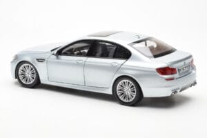 BMW M5 F10 Silverstone Hõbedane Paragon 1:18 80432186353 Metall - pilt 7/8