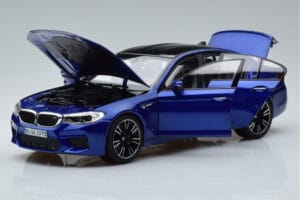 BMW M5 F90 Marina Bay Sinine Norev 1:18 80432454783 Metall - pilt 2/7