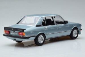 BMW M535i E12 Sinine Norev 1:18 183269 Metall - pilt 2/6