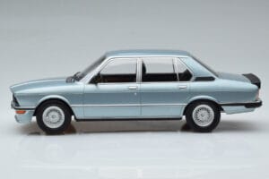 BMW M535i E12 Sinine Norev 1:18 183269 Metall - pilt 3/6