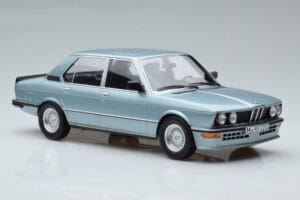 BMW M535i E12 Sinine Norev 1:18 183269 Metall - pilt 4/6