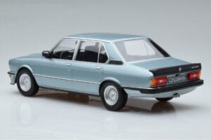 BMW M535i E12 Sinine Norev 1:18 183269 Metall - pilt 5/6