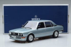 BMW M535i E12 Sinine Norev 1:18 183269 Metall - pilt 6/6