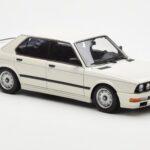 BMW M535i E28 Alpine Valge AUTOart 1:18 - image 6 of 10