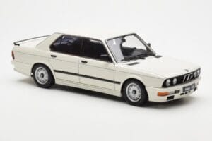 BMW M535i E28 Alpine Valge AUTOart 1:18 75161 Metall - pilt 6/10